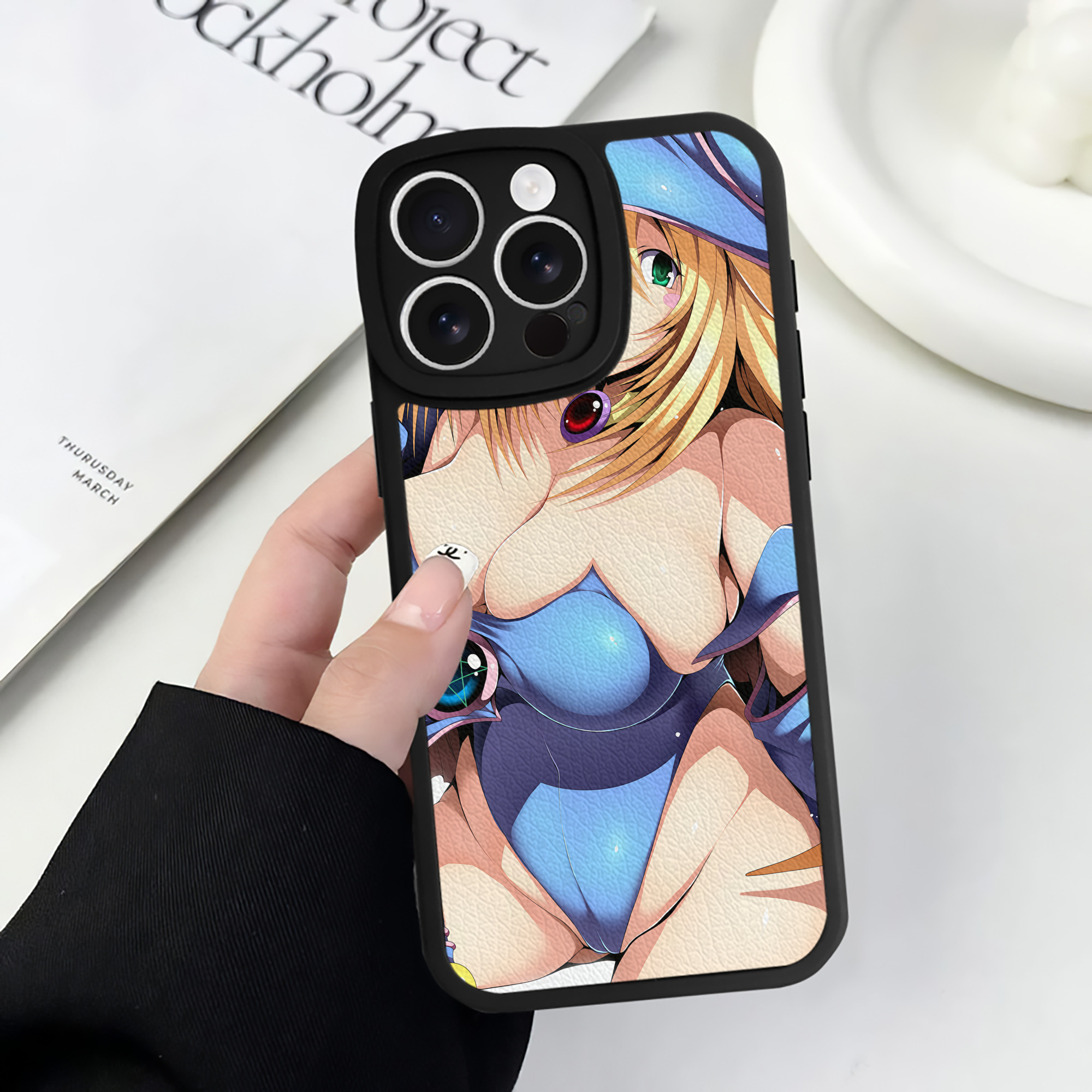（画像用） 遊☆戯☆王 Yu-Gi-Oh! 【iPhone 16シリーズ対応】シリコンスマホケース（レザー調） 材質：シリコン